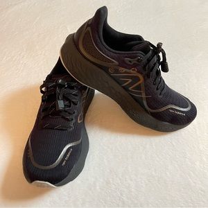 BRAND NEW! New Balance Fresh Foam Women’s Running Sneakers Black Brown Copper 7B